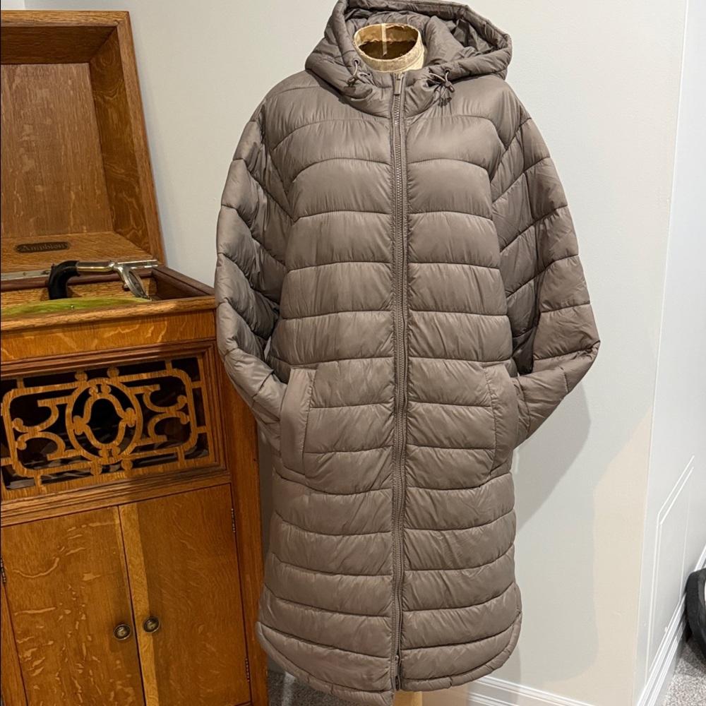 Women's Hooded Puffer Coat - neutral